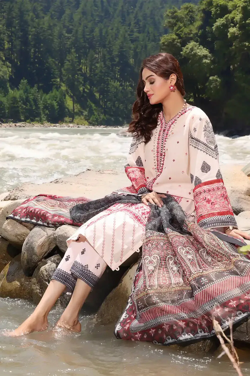 3PC Embroidered Unstitched Lawn Suit KOE-2166