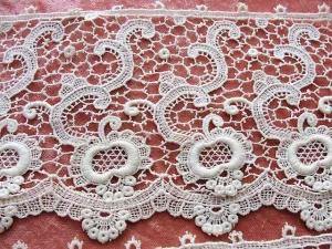 Antique BEAUTIFUL Lace Cotton Trim Delicate Intricate Pattern Ideal For Dolls,Christening Gowns, Bridal ,Heirloom Sewing Antique Textiles