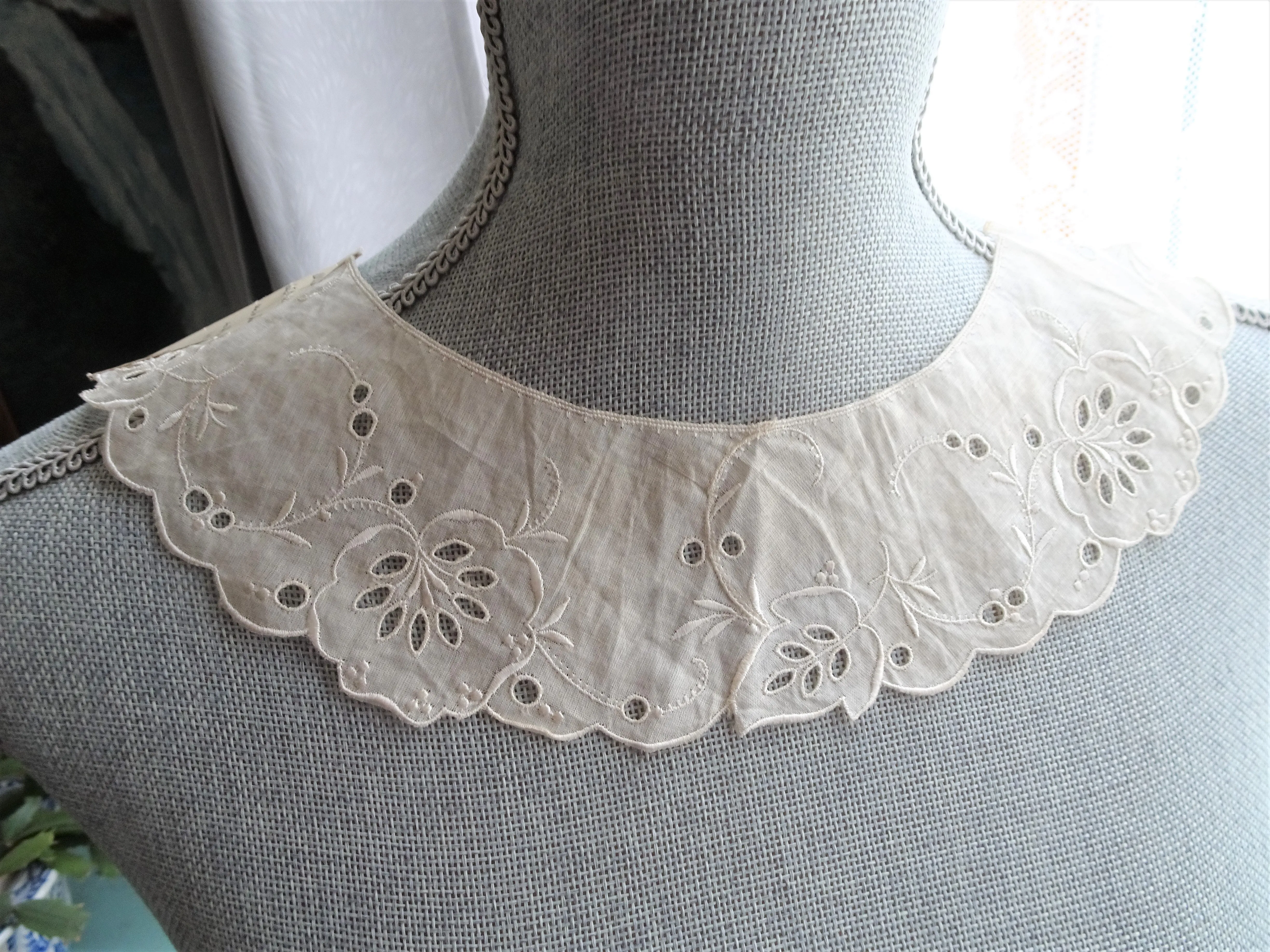 BEAUTIFUL Antique French Salesmans Sample Trim Embroidered Batiste ,Flapper Era Downton Abbey Gatsby,Collectible Lace