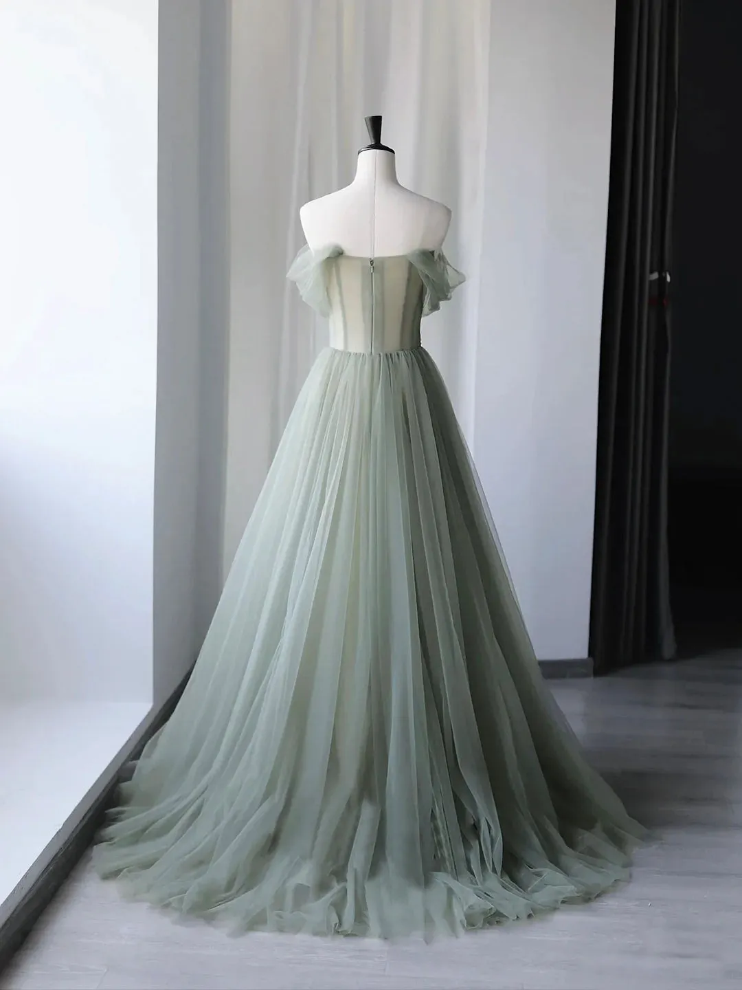 Beautiful Green Tulle Long Prom Dress Off Shoulder Evening Dress