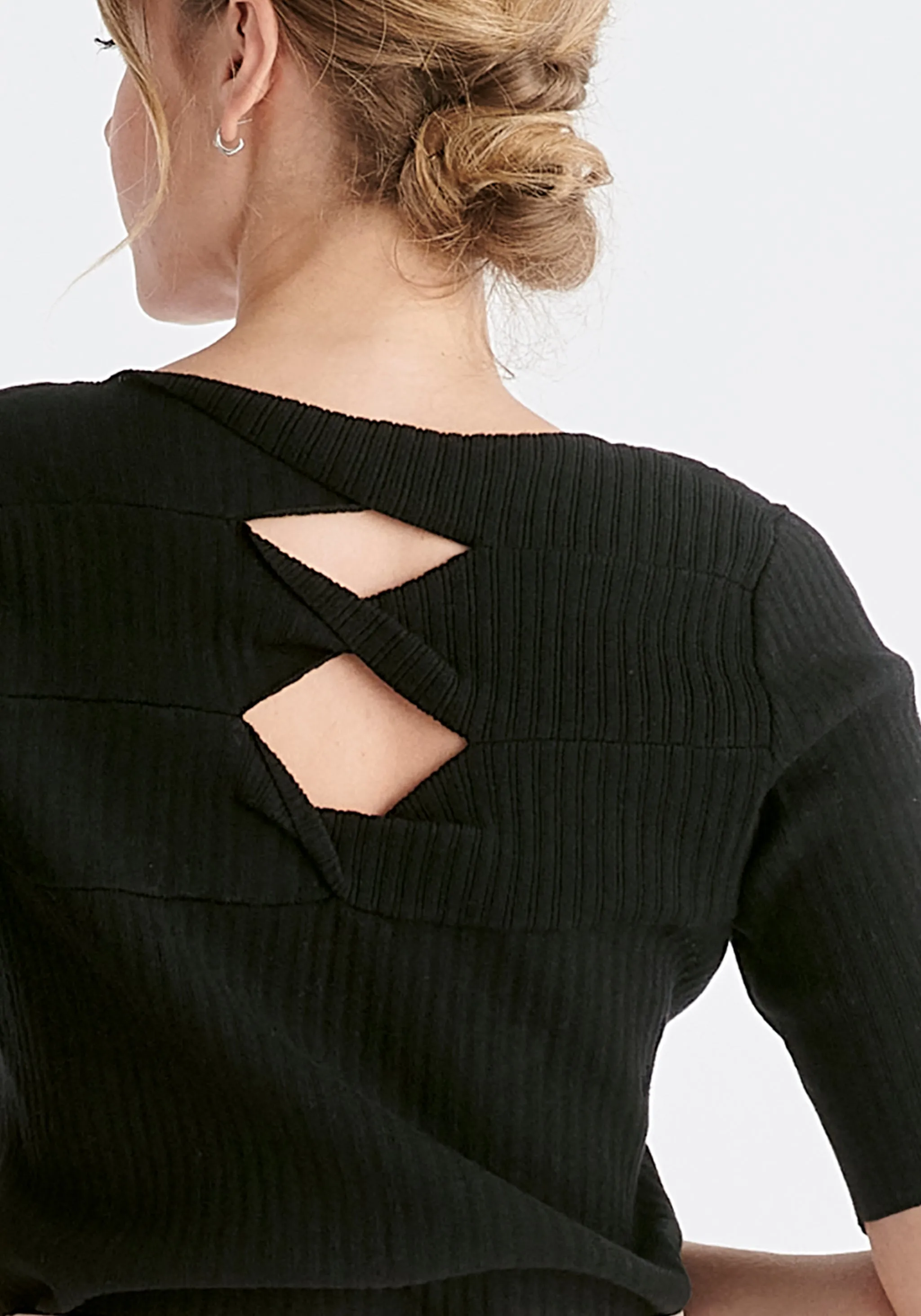 Cut Out Back Knitted Top