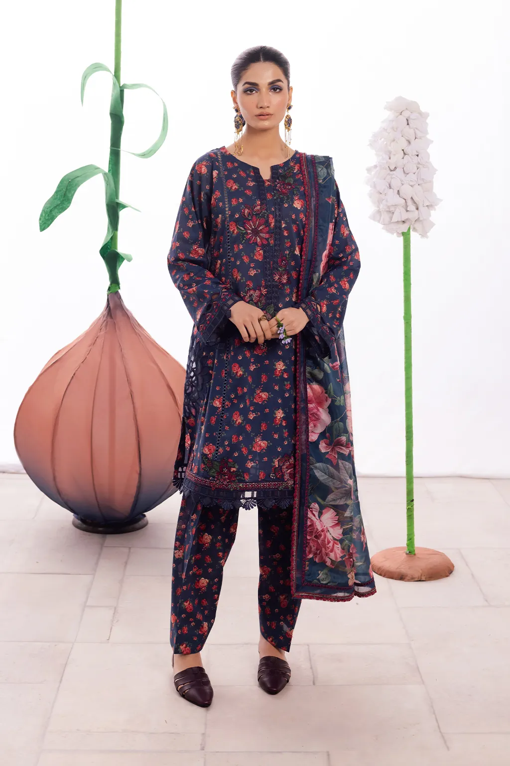 Iznik Dahlia Lawn Collection – DL-07 Printed Lawn