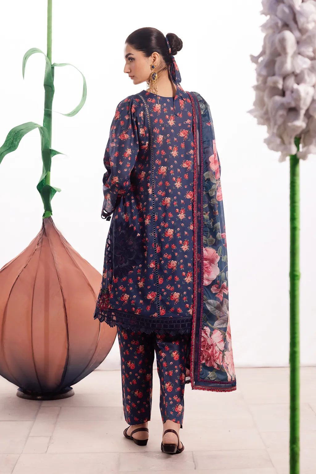 Iznik Dahlia Lawn Collection – DL-07 Printed Lawn