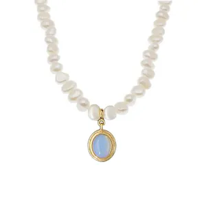 Round Medal Pearl Necklace